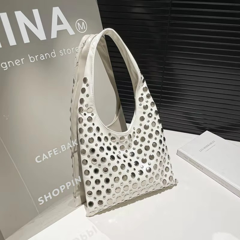 Rivets Large Capacity Shoulder - đánh giá và giá Women Bags Designer Sale